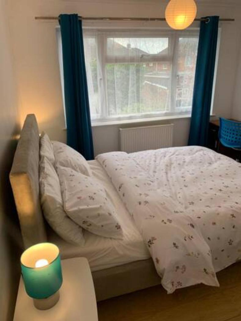 Beaconsfield Serenity: 4-Bedroom Near Luton Airport Luton (Bedfordshire) Exterior photo