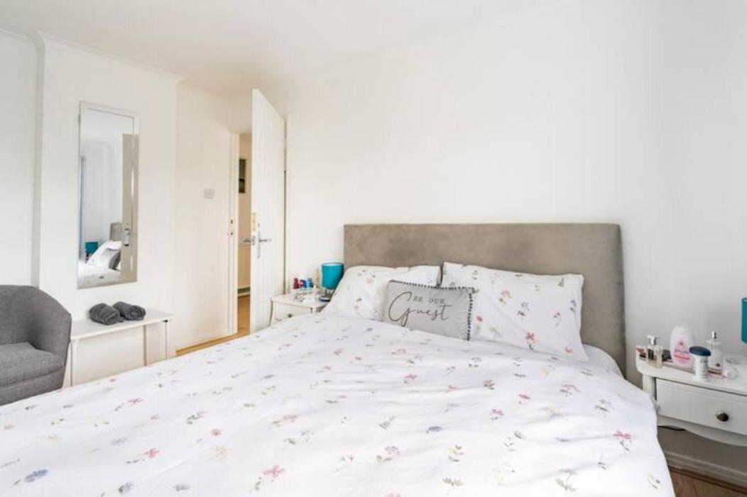 Beaconsfield Serenity: 4-Bedroom Near Luton Airport Luton (Bedfordshire) Exterior photo