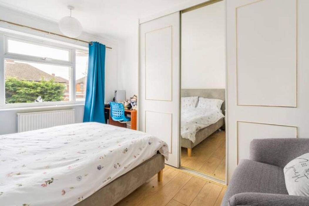 Beaconsfield Serenity: 4-Bedroom Near Luton Airport Luton (Bedfordshire) Exterior photo