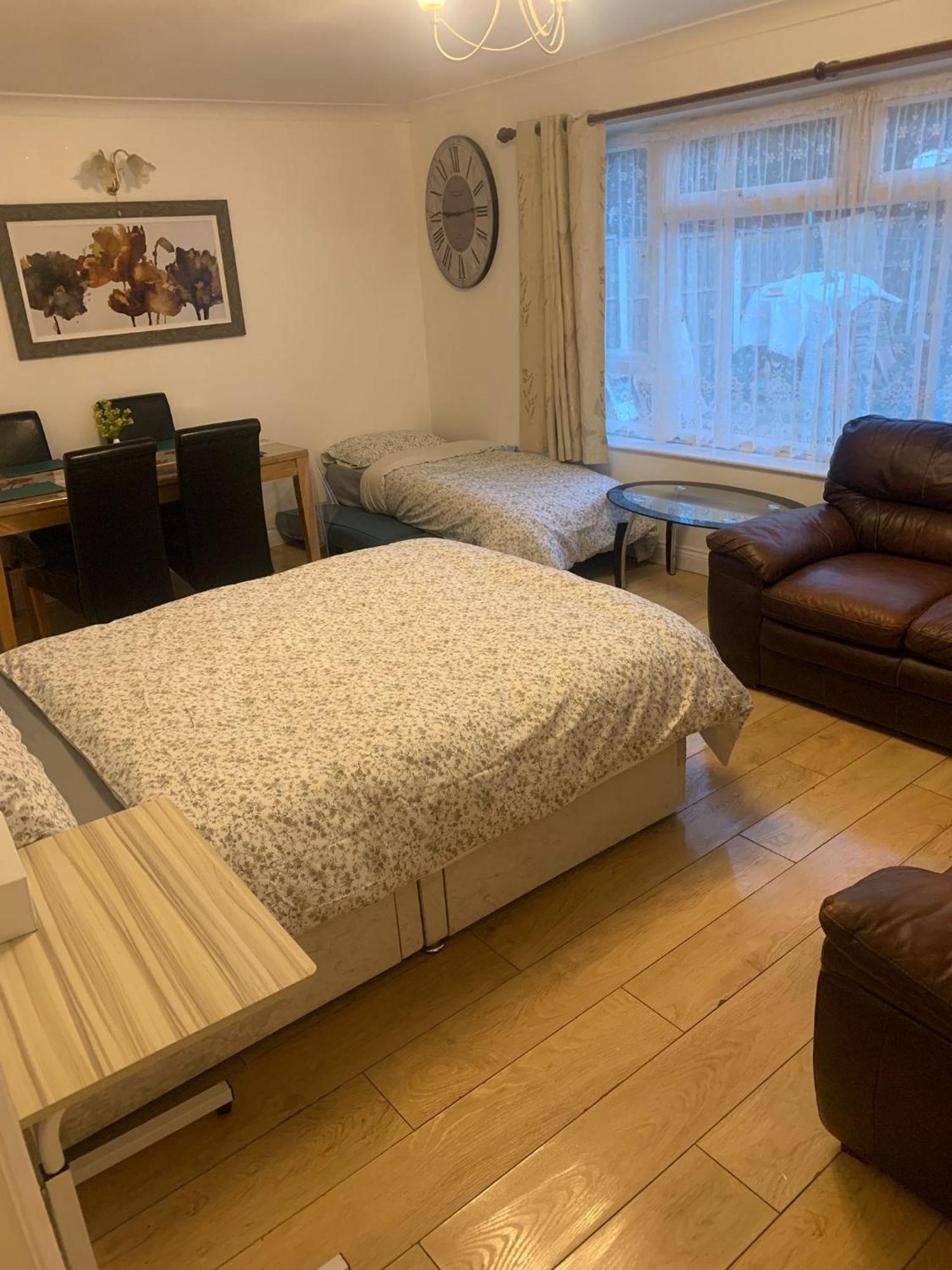 Beaconsfield Serenity: 4-Bedroom Near Luton Airport Luton (Bedfordshire) Room photo