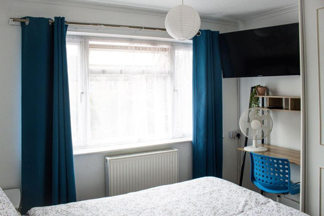 Beaconsfield Serenity: 4-Bedroom Near Luton Airport Luton (Bedfordshire) Room photo