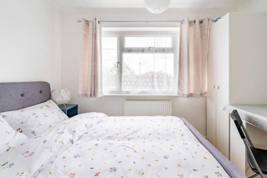 Beaconsfield Serenity: 4-Bedroom Near Luton Airport Luton (Bedfordshire) Exterior photo